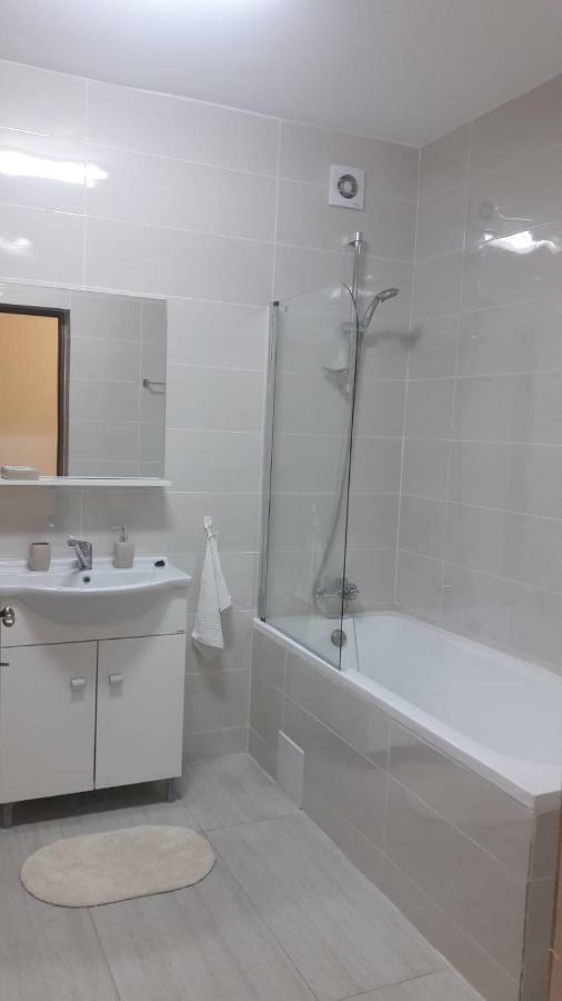 Travel Homzzz Apartments Targu Mures Exterior photo